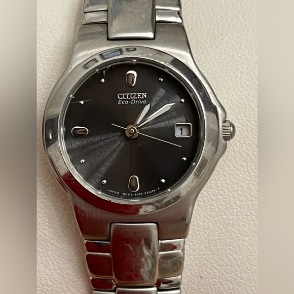Citizen Eco-Drive Ladies Watch Black Dial WR100 Date Window Stainless Bracelet - Picture 5 of 14